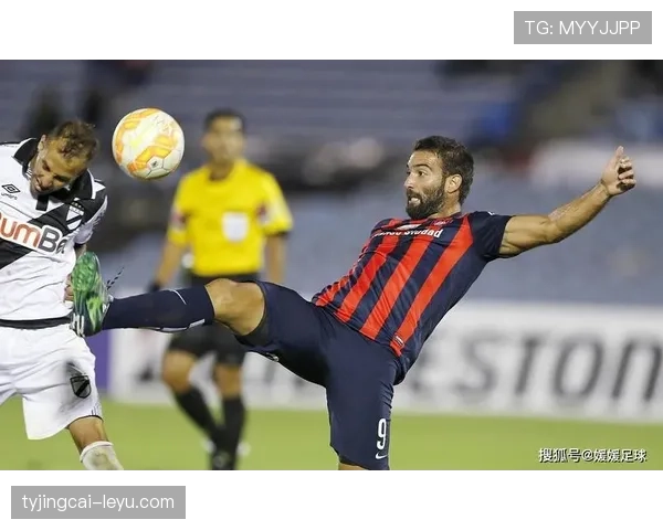 洛里昂新赛季战术解析：攻守平衡成最大亮点