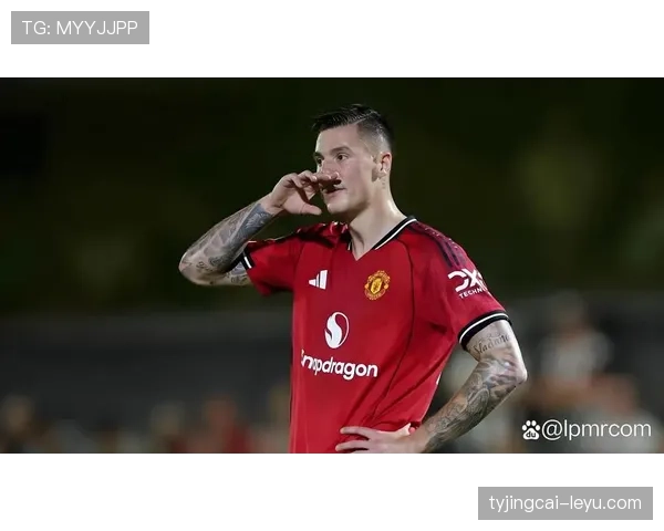 马奎尔状态回暖，出色表现引球迷热议