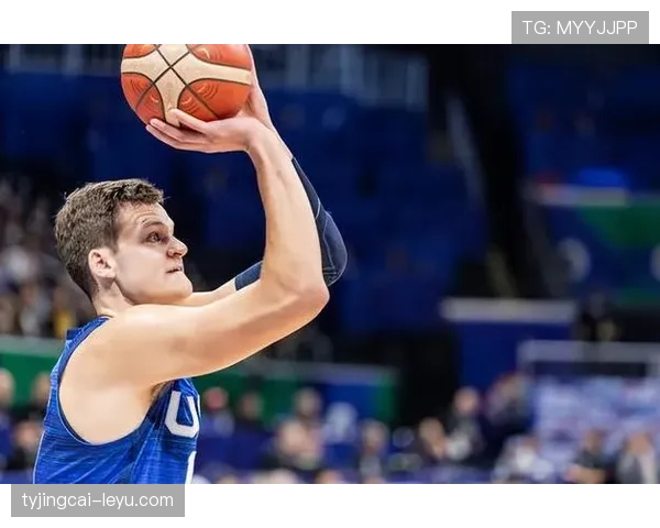 阿朗佐·莫宁内线护框提升防守效率显著拉开球队空间